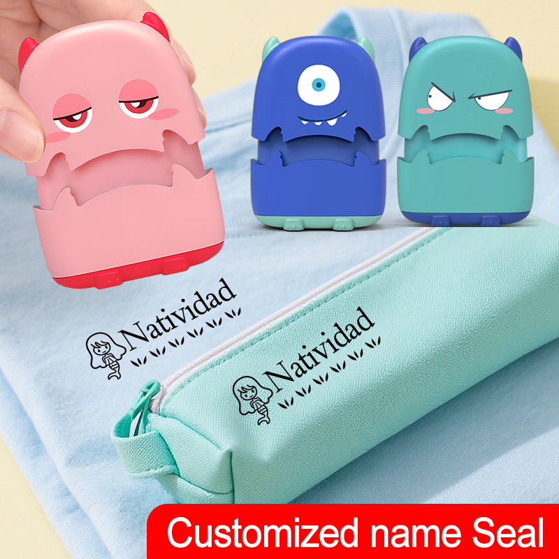 Travel Accessories With Baby - فكرة هدية: ختم محفور باسم الطفل