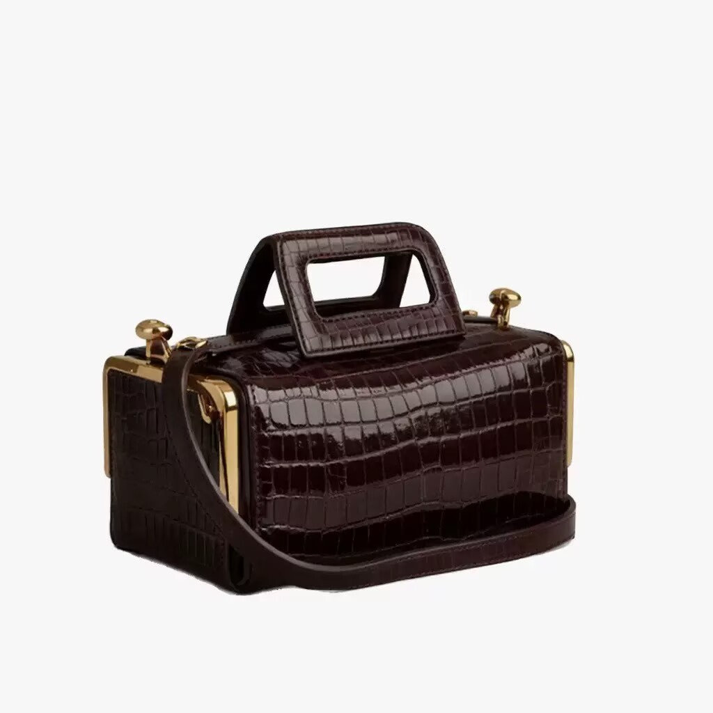 حقيبة تحت الإبط فرنسية الطراز  - مراجعة Travel Accessories Luxury وسعره