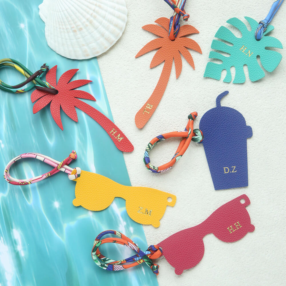 بطاقة تعريف أمتعة جلدية مخصصة  - مراجعة Travel Accessories Hong Kong وسعره